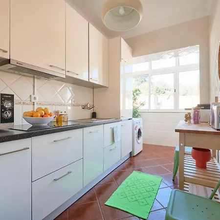 & Sunny 2br Near Beach, By Timecooler Setúbal
