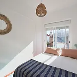 & Sunny 2br Near Beach, By Timecooler 塞图巴尔