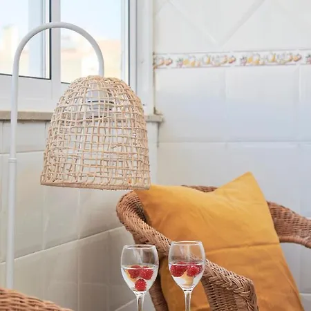 Apartment & Sunny 2br Near Beach, By Timecooler