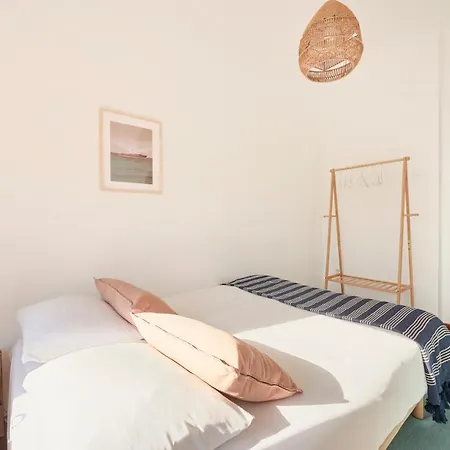 & Sunny 2br Near Beach, By Timecooler *