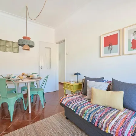 Lägenhet & Sunny 2br Near Beach, By Timecooler Setúbal