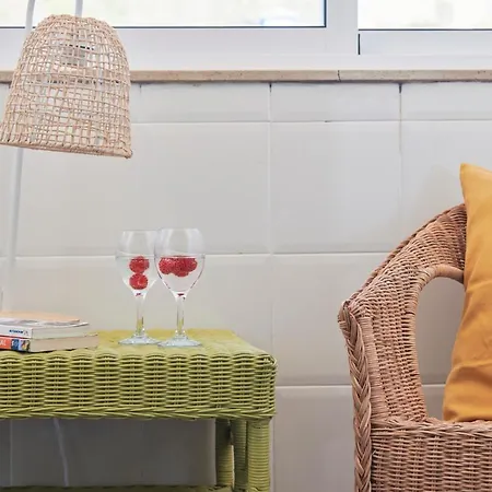 & Sunny 2br Near Beach, By Timecooler Setubal