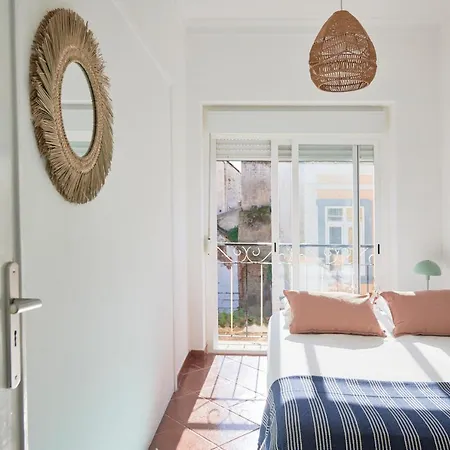 & Sunny 2br Near Beach, By Timecooler Apartment Setubal