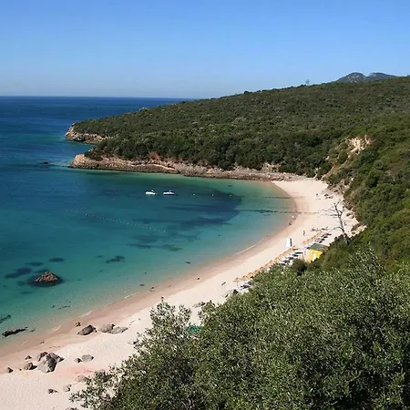 & Sunny 2br Near Beach, By Timecooler Setubal