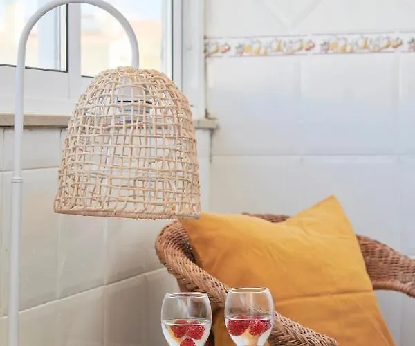 Apartament & Sunny 2br Near Beach, By Timecooler