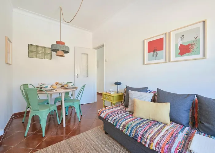 Apartament & Sunny 2br Near Beach, By Timecooler Setúbal