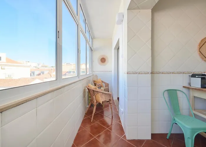 & Sunny 2br Near Beach, By Timecooler Apartament *